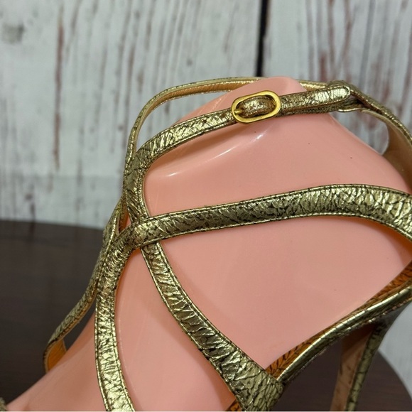 ALEXANDER MCQUEEN distressed crackled Gold leather gladiator strappy sandals 8 - Picture 14 of 17